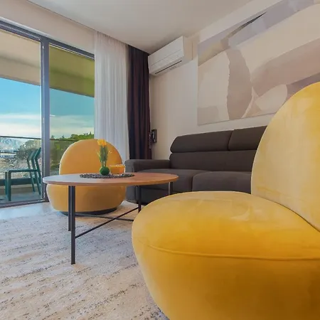 Lux Ella Apartment With Shared Pool Makarska Exterior photo