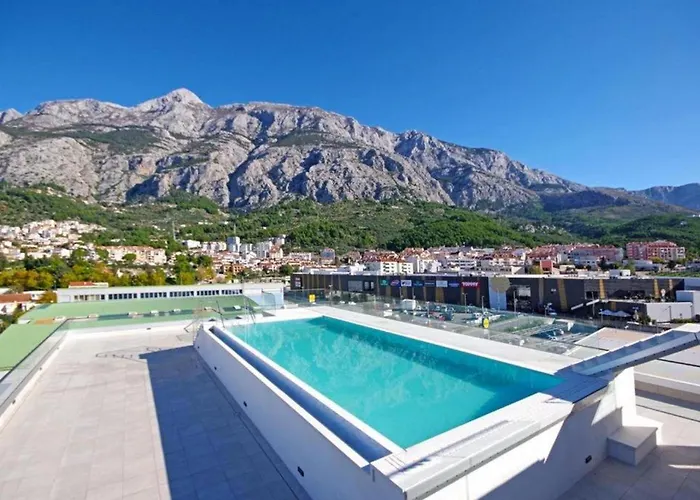 Lux Ella Apartment With Shared Pool