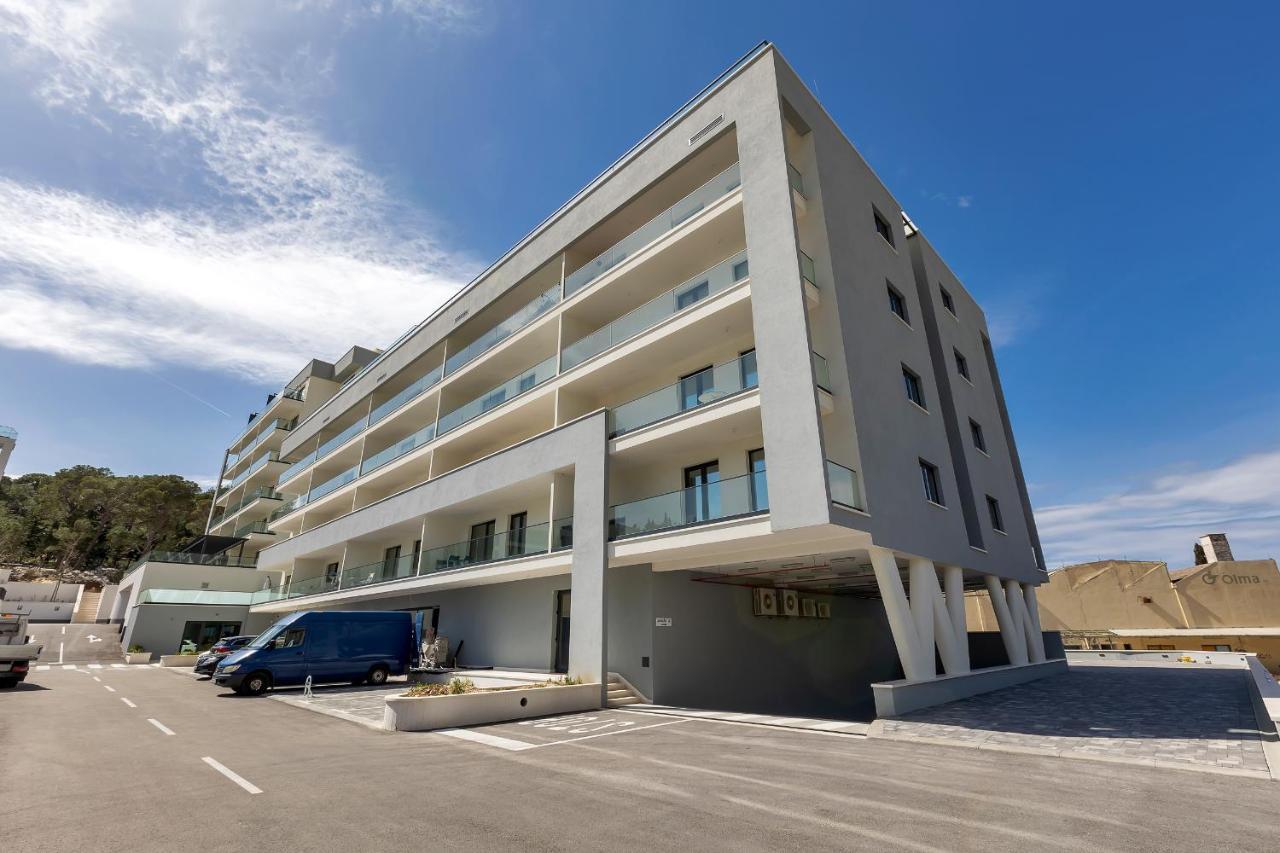 Lux Ella With Shared Pool Apartman Makarska
