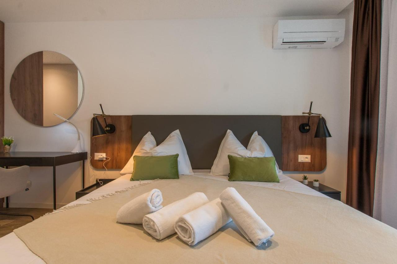 Lux Ella With Shared Pool Apartment *