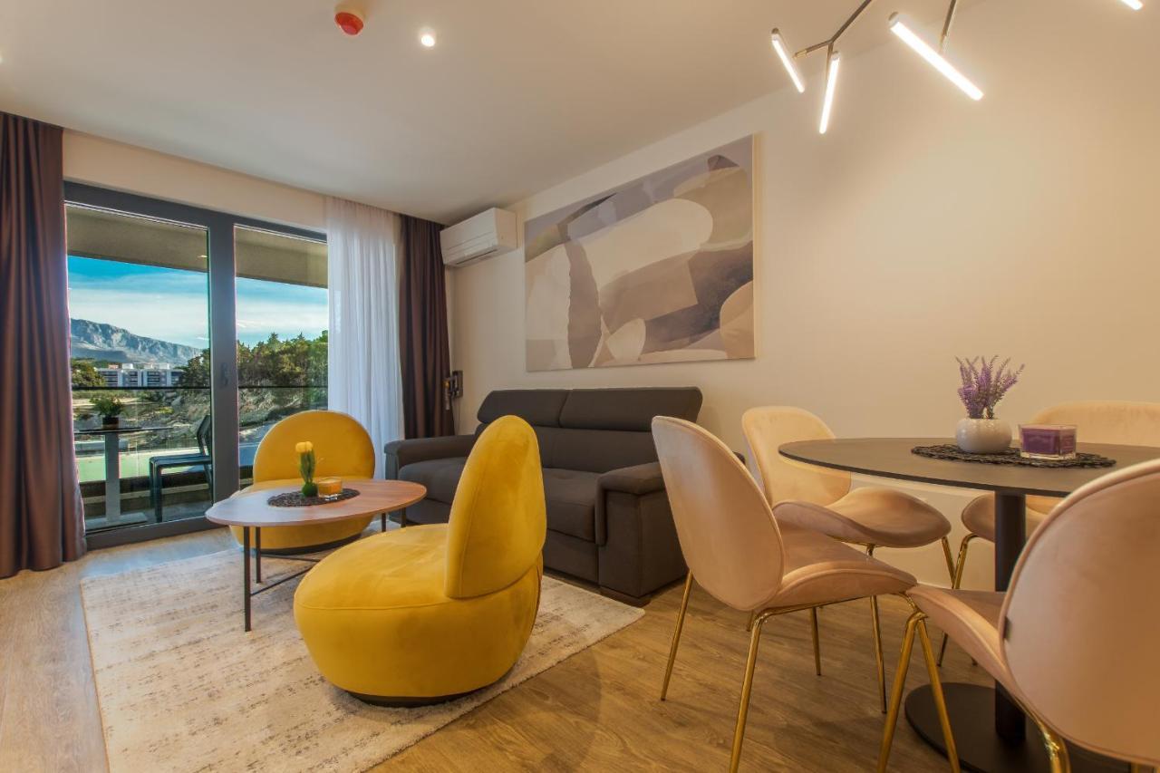 Lux Ella With Shared Pool Apartment