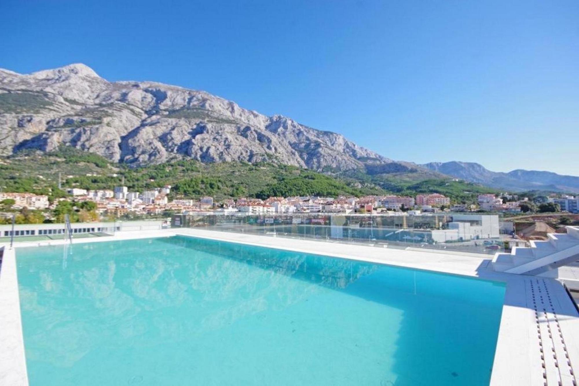 Lux Ella With Shared Pool Apartment