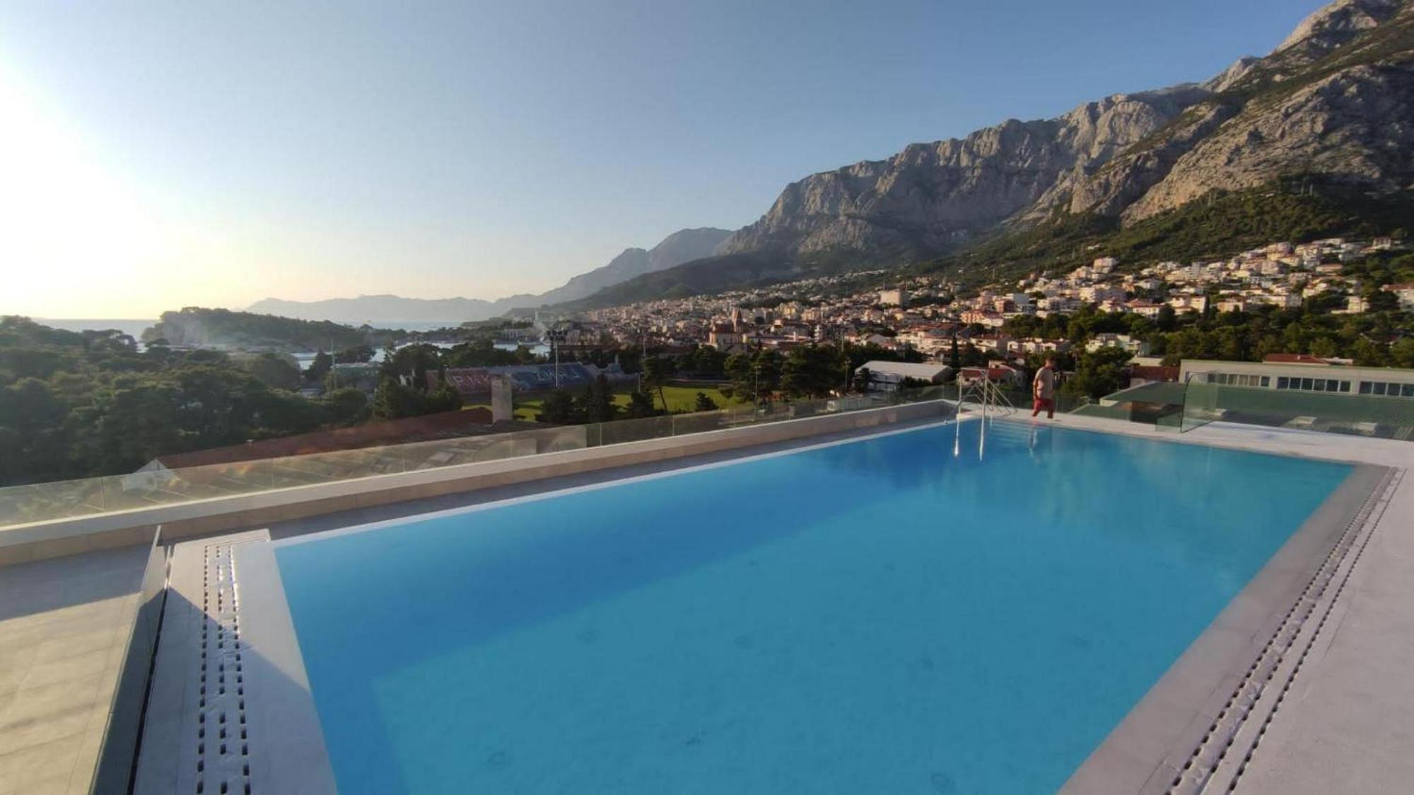 Lux Ella With Shared Pool Apartment Makarska